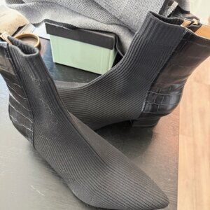 PASHION FOOTWEAR - The Bootie Stretch Knit w/ Croc Leather Accent, size 10, Coal